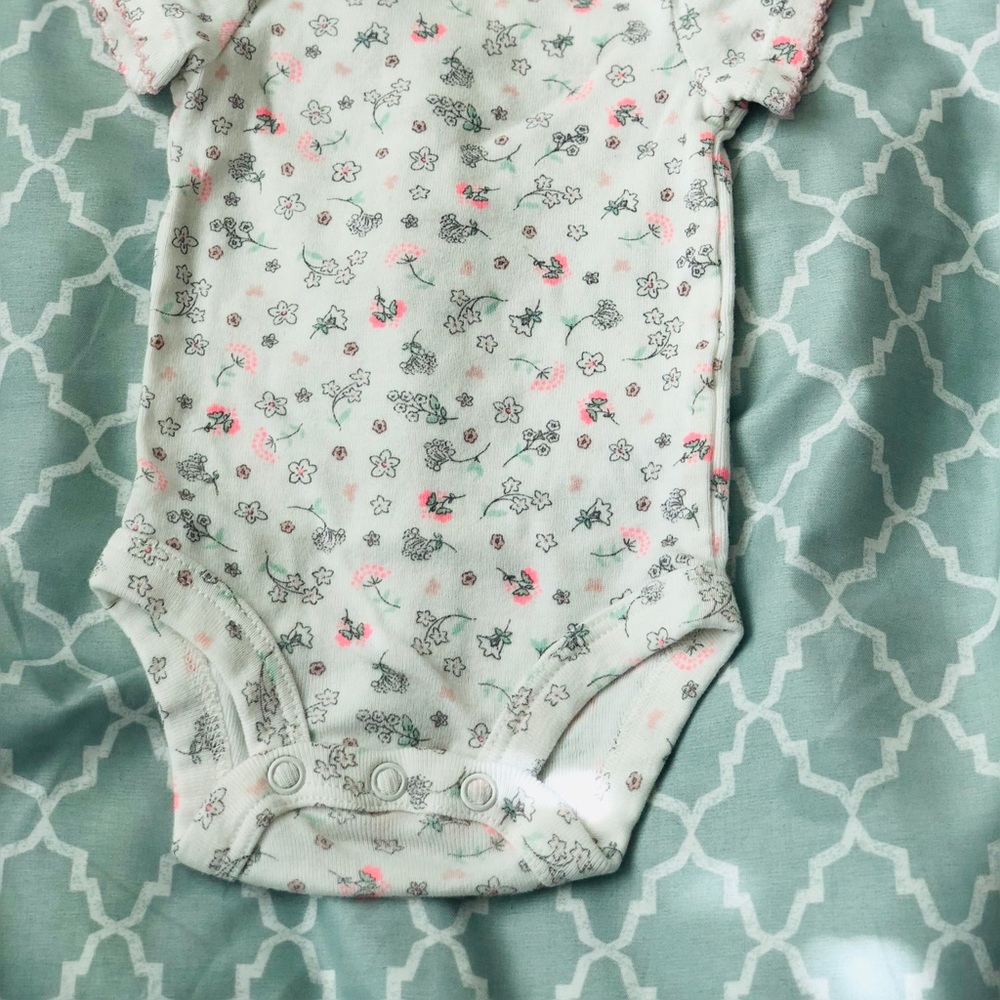 Onsie - Picture 2 of 6